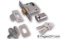 Union 2332 Oval Cylinder Nightlatch Satin Chrome Face - J-2332-SC-77